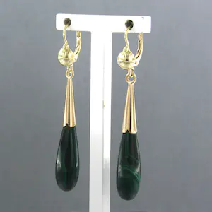 14k geel gouden oorhangers bezet met malachiet kopen? Bied vanaf 260!