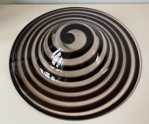 Niet of onleesbaar gesigneerd - Grote hand geblazen glazen schaal kopen? Bied vanaf 1!