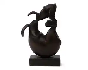 Yvonne Visser - bronzen beeld: haasje met kind vendu pour 945€ !