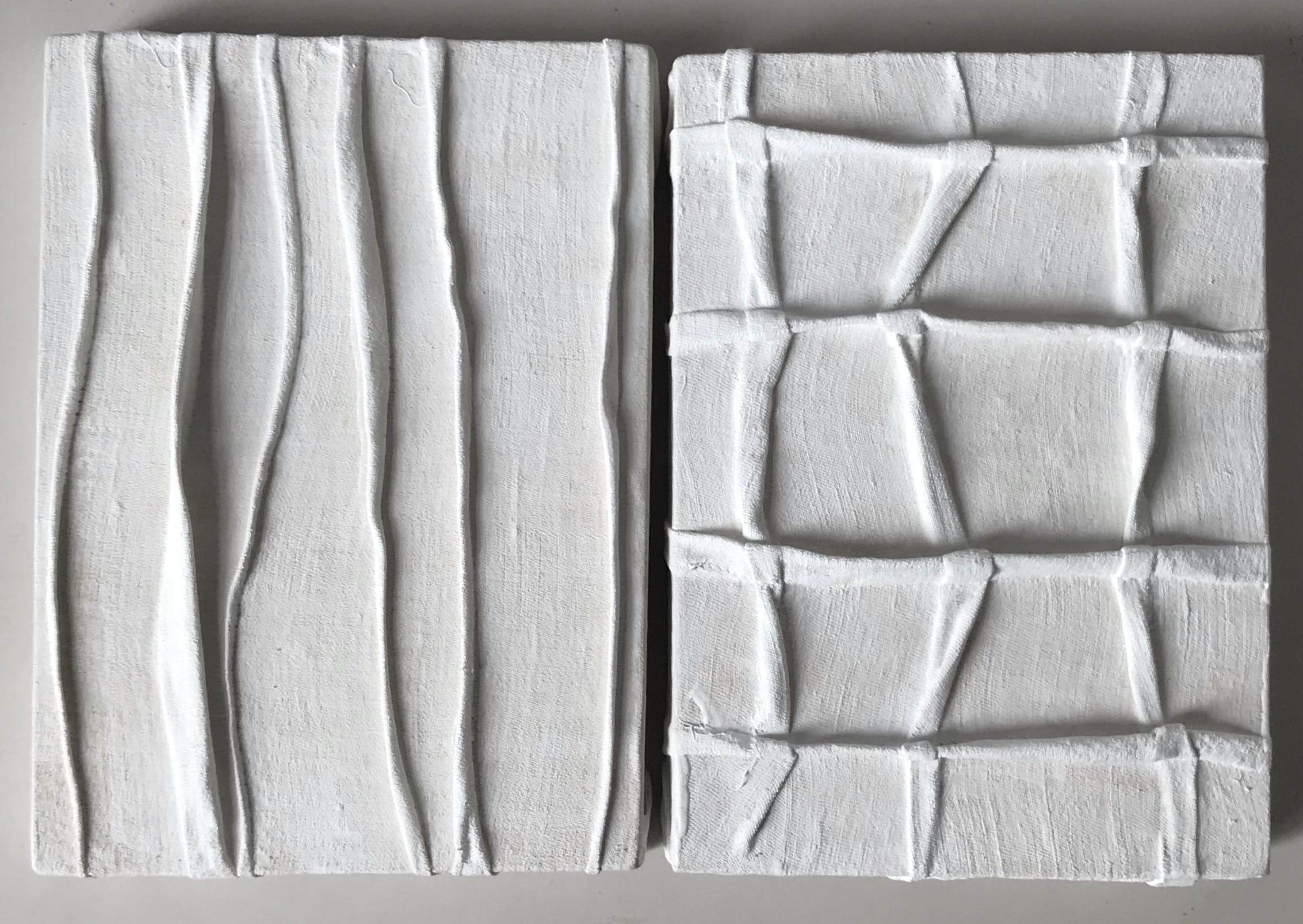 Gerard Schoemaker - Tweeluik van textielreliëfs, no. 21 en no. 22 kopen? Bied vanaf 65!