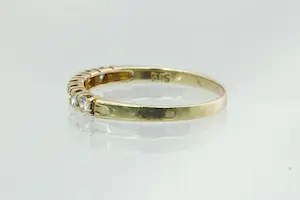 6- Elegante 14 krt geel-goud & diamanten rij- ring - 7 briljantjes 0.30ct kopen? Bied vanaf 140!