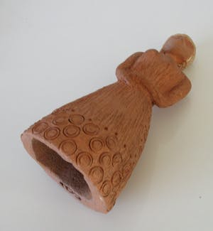 Niet of onleesbaar gesigneerd - Terracotta beeld van een blonde dame kopen? Bied vanaf 1!