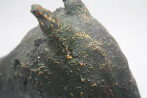 Niet of onleesbaar gesigneerd - Uitermate Prachtig Terracota Paard- Bladgoud (20e eeuw) kopen? Bied vanaf 1!