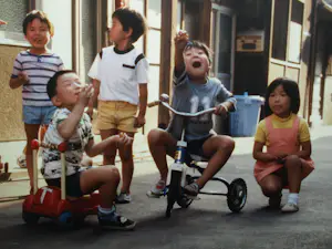 Henk Schiffmacher - Gesigneerde foto op dibond “Kinderen” + gesigneerd fotoboek kopen? Bied vanaf 200!