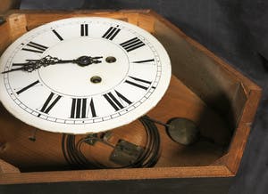 Curiosa - Houten oeil de boeuf wandklok met inlegwerk kopen? Bied vanaf 1!