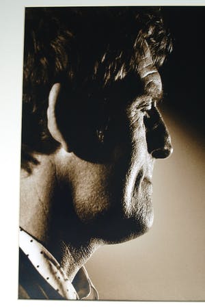 Niet of onleesbaar gesigneerd - Foto Huub van der Lubbe, zanger van De Dijk - ingelijst kopen? Bied vanaf 1!