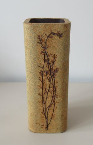 Vallauris Keramiek - Vierkante gres aardewerken Herbier vaas - Raymonde Leduc kopen? Bied vanaf 1!