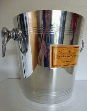 Niet of onleesbaar gesigneerd - Vintage champagne ijsemmer VCP “Veuve Clicquot Ponsardin” kopen? Bied vanaf 1!