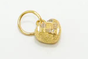 27 - Zeer fijn - hoog gehalte - 20Krt gouden mooi bewerkt hart hangertje kopen? Bied vanaf 70!