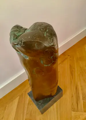 Hank Beelenkamp - Vrouw figuur met bloem kopen? Bied vanaf 1150!