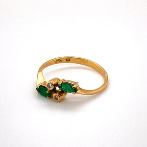 18kt gouden handgemaakte ring met diamant en smaragd maat 49,5(15,75) 1,53gr kopen? Bied vanaf 130!