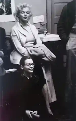 AcheterRoy Schatt - Marilyn Monroe im Actors Studio mit Susan Strasberg, New York - 1955 - signiert? Enchérissez de 1500!