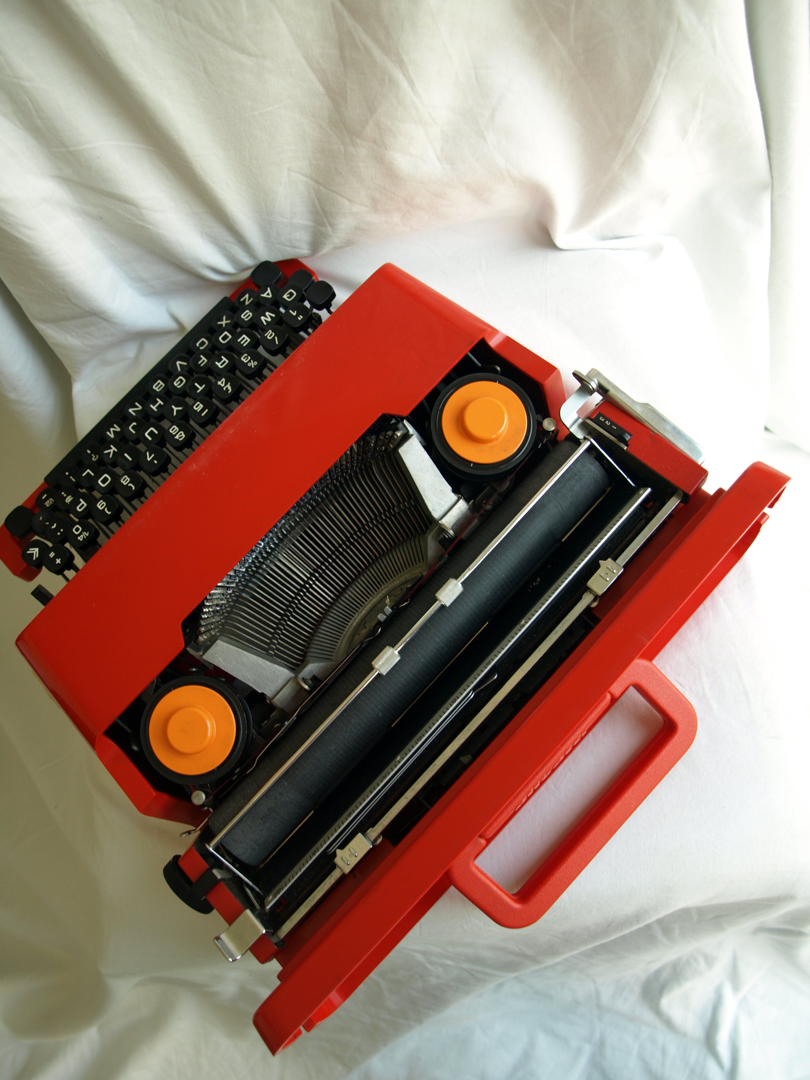 Ettore Sottsass - Valentine portable typewriter voor Olivetti – Italië 1969 kopen? Bied vanaf 75!