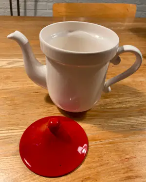 Potterie De Driehoek - Potterie De Driehoek, Huizen, Theepot – Cor van Tricht – model Laren – jaren 70 kopen? Bied vanaf 35!