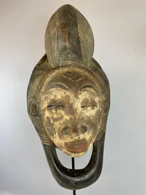 Punu - 220602 - Tribal used African female mask from the Punu - Gabon. kopen? Bied vanaf 45!