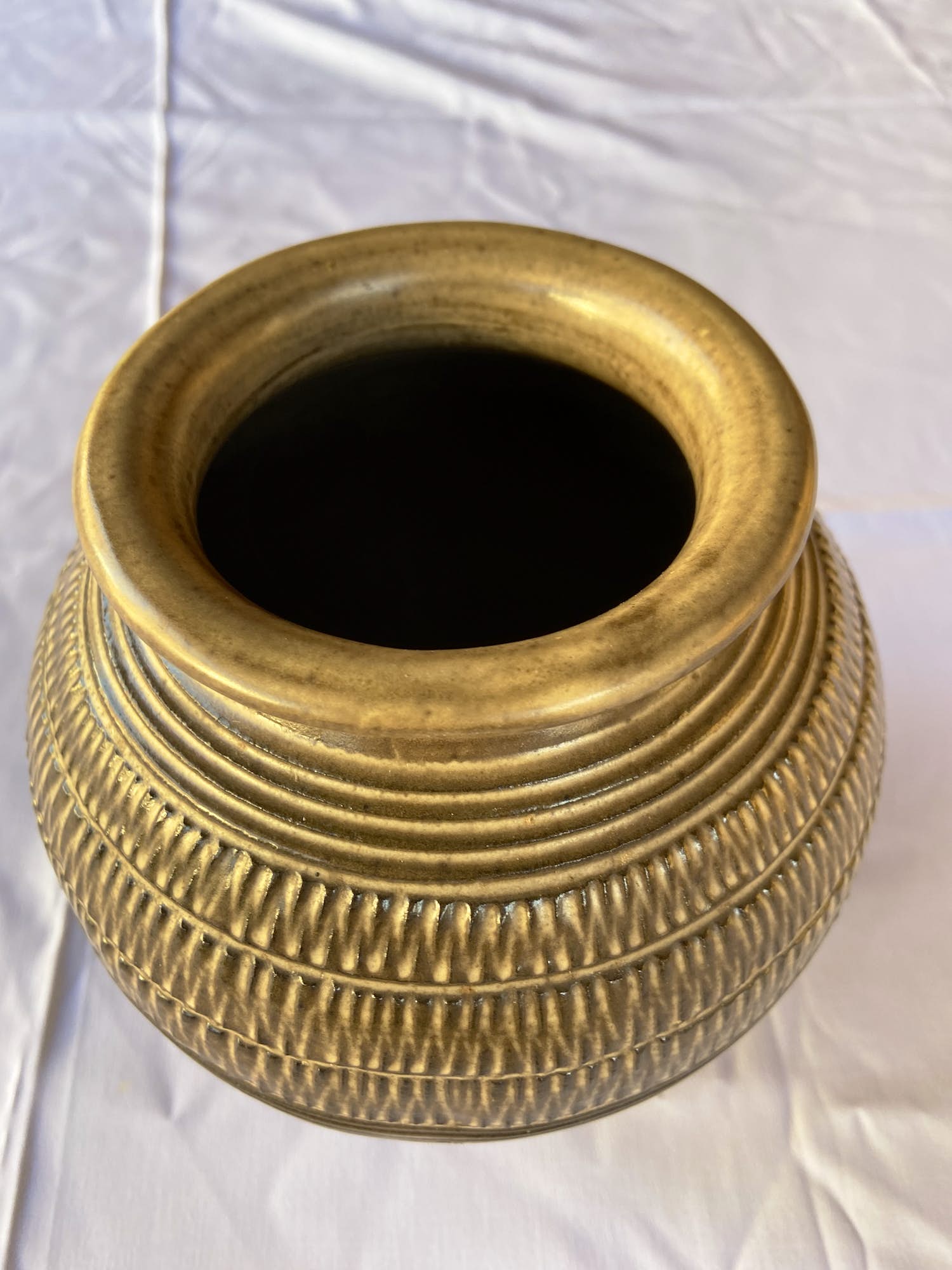 Niet of onleesbaar gesigneerd - Pot/C/3122 kopen? Bied vanaf 1!