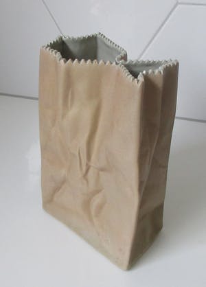 Tapio Wirkkala - Steengoed Pop Art "Papieren zak vaas" voor Rosenthal kopen? Bied vanaf 60!