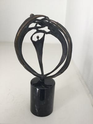 Corry Ammerlaan - Bronzen sculptuur “ De handen ineen “ kopen? Bied vanaf 35!