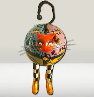 Thomas Hoffmann - Katzenfigur Norma mit Kugelbauch Tom`s Drag Collection handbemalt kopen? Bied vanaf 120!