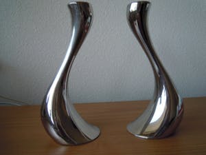 Georg Jensen - 2 Cobra kandelaars - ontwerp Constantin Wortmann. kopen? Bied vanaf 45!