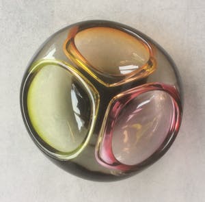 Niet of onleesbaar gesigneerd - ZELDZAAM MASSIEF MEERKLEURIG GLAZEN OBJECT kopen? Bied vanaf 1!
