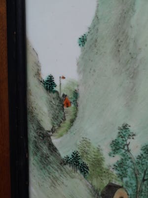 Curiosa - Keramieken tegel in gestoken houten paneel , Oosterse voorstelling kopen? Bied vanaf 1!