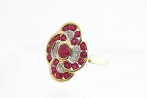 35 - Opvallende 18 Krt goud en diamanten Fantasie ring - 19 gefacett. robijnen kopen? Bied vanaf 330!