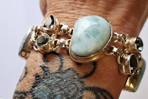 Nieuwe mooie grote zware zilveren armband gezet met Larimar kopen? Bied vanaf 175!