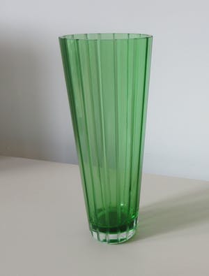 Hutschenreuther - Groen glazen vaas met geslepen banen kopen? Bied vanaf 1!