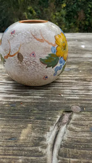 Plateelbakkerij Zenith - Klein bolvaasje dekor Bonny. kopen? Bied vanaf 25!