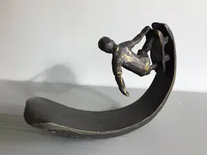 Astrid Veldhuyzen-Koppen - Sculptuur “ Volop in beweging “ kopen? Bied vanaf 45!