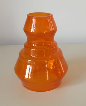 Niet of onleesbaar gesigneerd - Blauwe en oranje Space Age glazen lampenkapjes kopen? Bied vanaf 1!