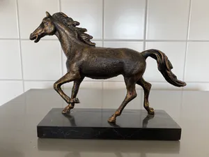 Niet of onleesbaar gesigneerd - paardje in galop kopen? Bied vanaf 1!