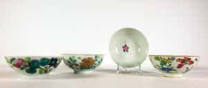 Lot van vier Chinees porseleinen kommetjes van rond 1900 verkocht voor € 35!