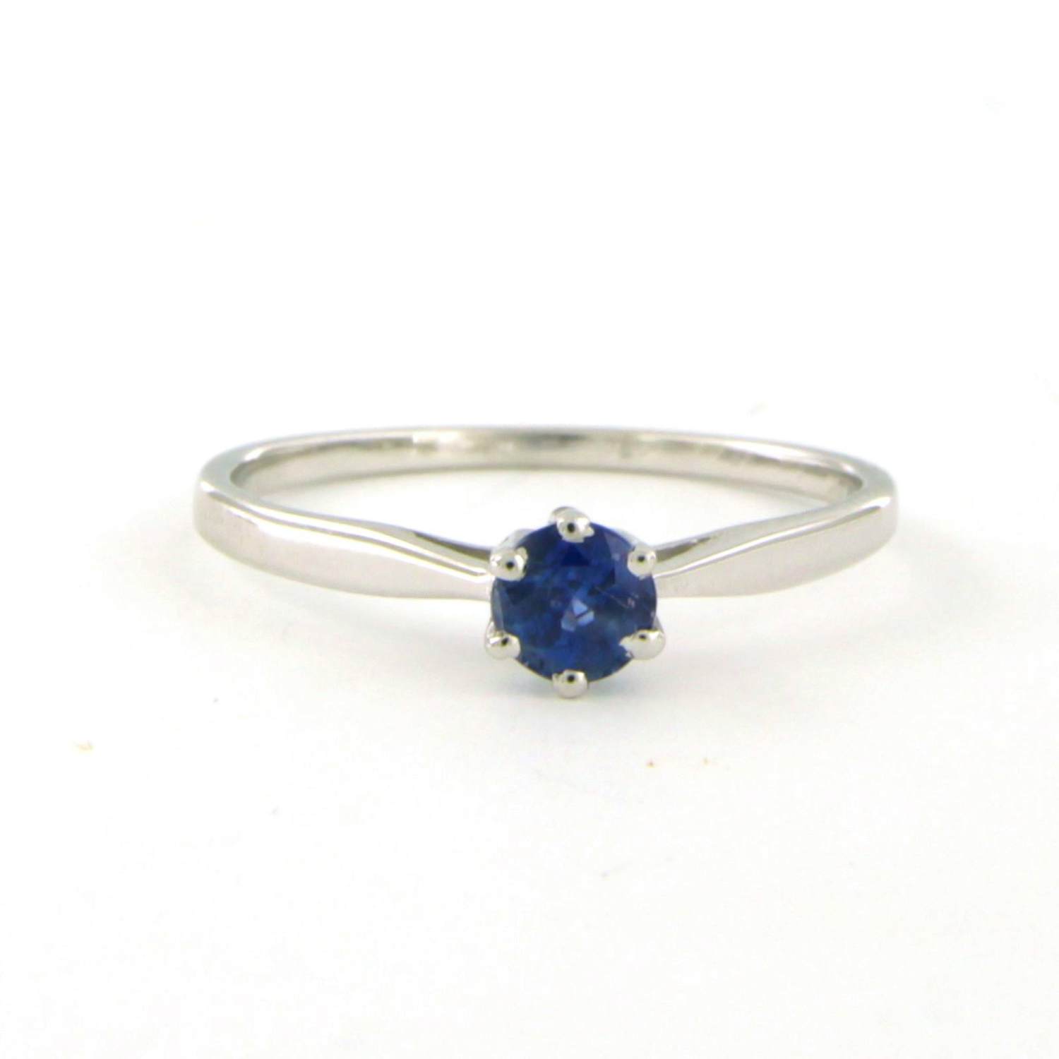 14k gouden solitaire ring met saffier tot. 0.26ct - 1.5 gram - ringmaat 17.25/54 kopen? Bied vanaf 140!