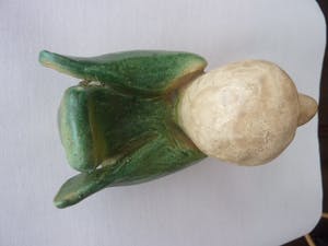 Niet of onleesbaar gesigneerd - "Th" gesigneerd - keramieke watervogel eend met zwarte ogen kopen? Bied vanaf 1!