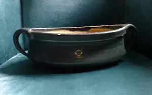 Klaas Mobach sr. - Unieke Collectie Medaillon aardewerk: 1x jardinaire - 3x oorkannen kopen? Bied vanaf 175!