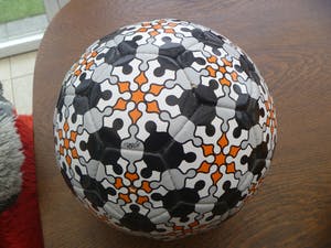 Curiosa - Bob van Persie voor Aguri - de ‘Persiebal’ (gelimiteerde oplage) kopen? Bied vanaf 30!