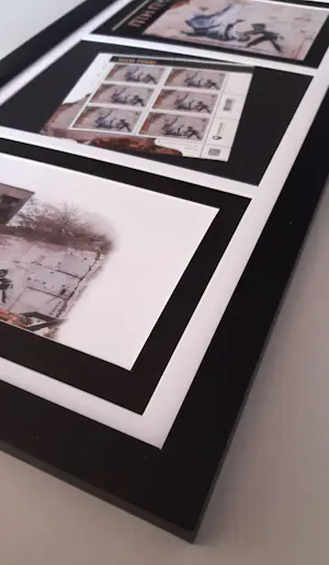 Banksy - Banksy (1974) - FCK PTN! Banksy framed-Complete set kopen? Bied vanaf 120!