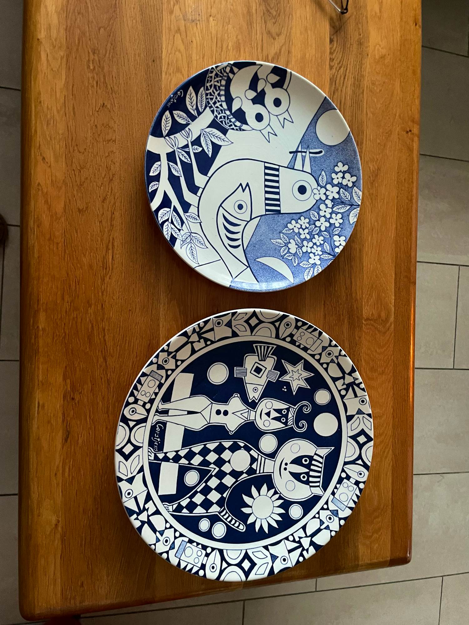 Toine Corstjens - Twee heel mooie borden , in heel goede staat kopen? Bied vanaf 150!