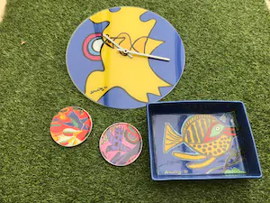 Corneille - fraaie ovenschaal + 2 onderzetters + glazen klok kopen? Bied vanaf 50!