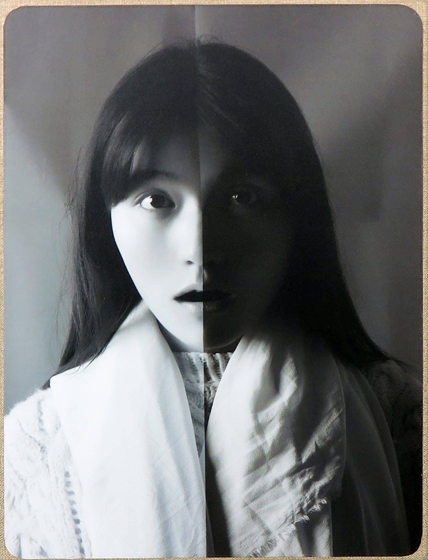 Eric Guo - Foto op dibond op canvas, Facing each other V verkocht voor € 35!