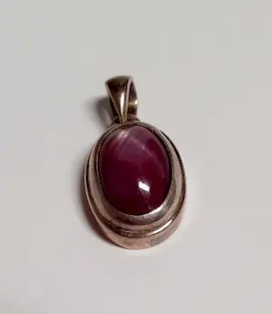 Nieuwe Zilveren hanger net ovale halfronde ster Robijn. kopen? Bied vanaf 60!