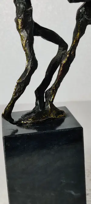 Niet of onleesbaar gesigneerd - Abstract bronzen sculptuur kopen? Bied vanaf 1!