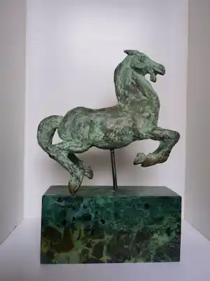 Margot Hudig-Heldring - "springend paard" in brons. verkauft für € 445!