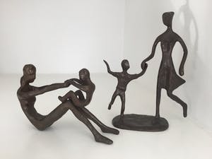 Bodrul Khalique - Twee sculpturen “ MOEDER EN KIND “ kopen? Bied vanaf 75!