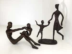 Bodrul Khalique - Twee sculpturen “ MOEDER EN KIND “ verkocht voor € 75!