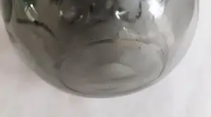 Jan Beranek - Rookgrijze (smoky grey) dikwandige ambachtelijk geblazen glazen vaas kopen? Bied vanaf 49!