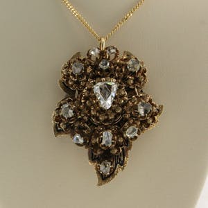 14k gouden collier met broche/hanger bezet met roos geslepen diamant kopen? Bied vanaf 1500!