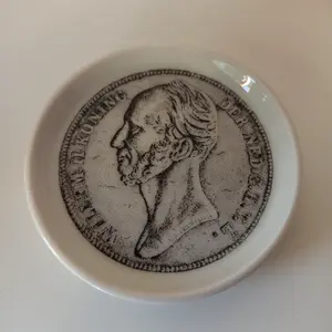 N.V. Porselein- en Tegelfabriek Mosa - Onderzetters, keramiek, van Willem 1, 2 en 3. Nieuwstaat kopen? Bied vanaf 1!